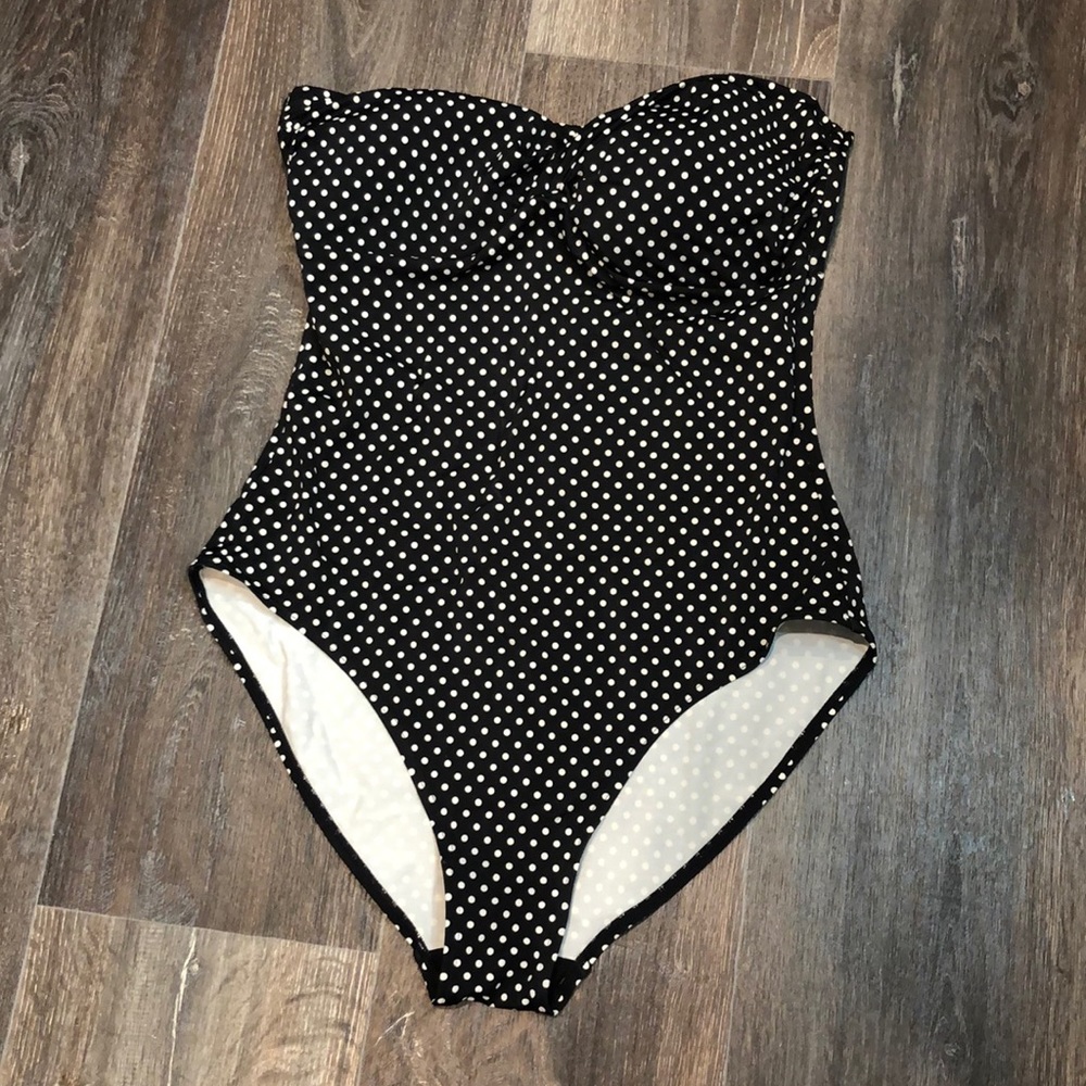 Strapless swimsuit